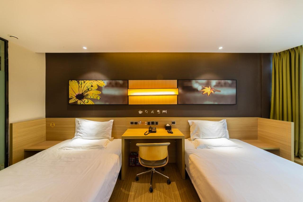 Iu Hotel Chongqing Jiefangbei Kültér fotó